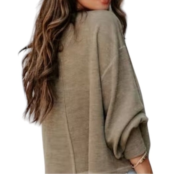 By The River Oversized Cropped Raw Hem Top - Picture 2 of 6